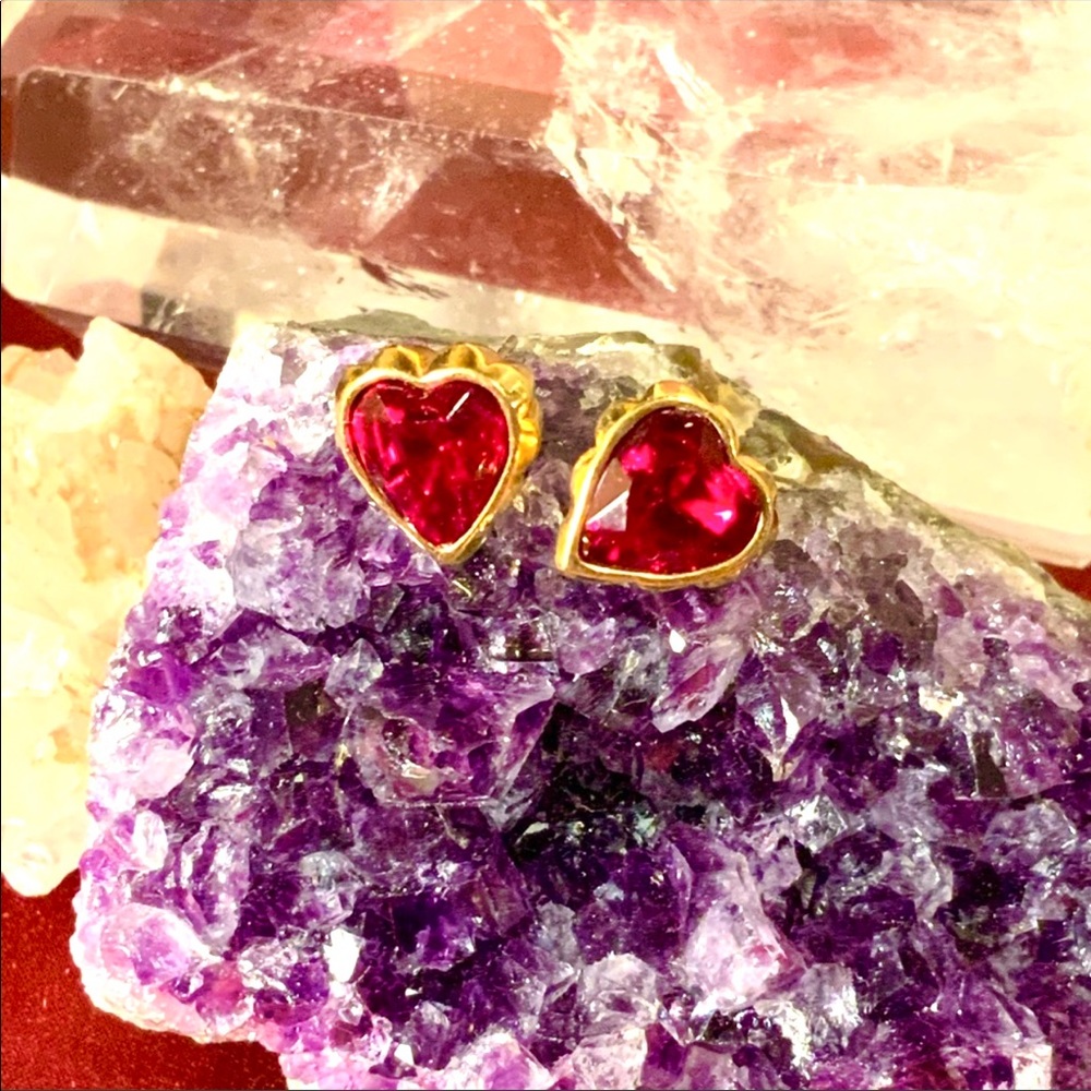 Vintage gold AVON ❤️ earrings
